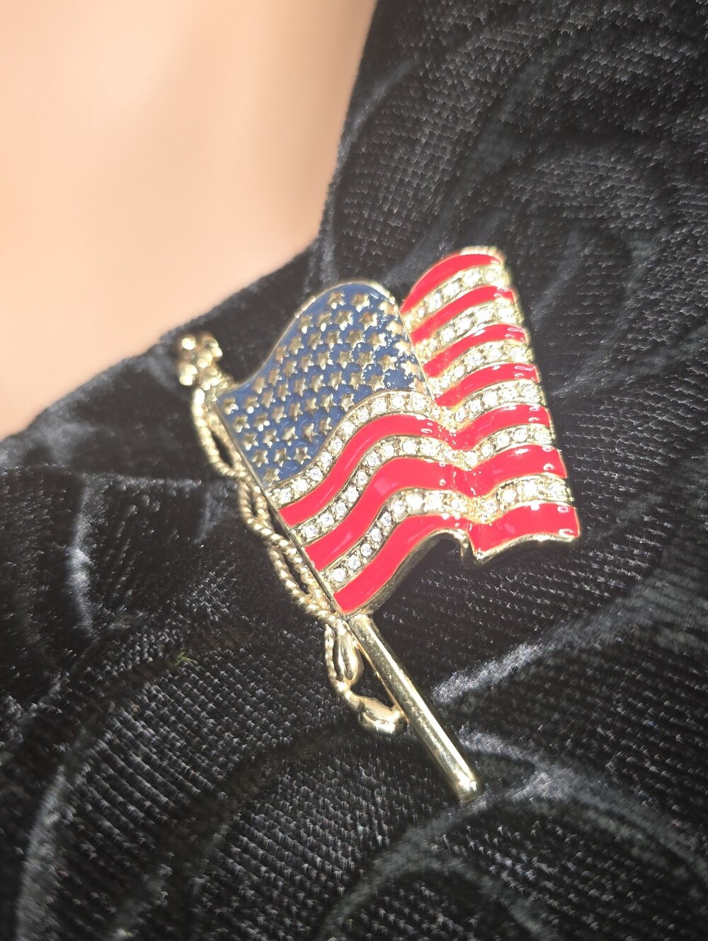 Vintage Monet Gold- toned American Flag Pin/ Brooch